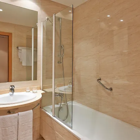 Catalonia La Maquinista Hotell