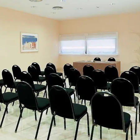 Hotell Catalonia La Maquinista 4*