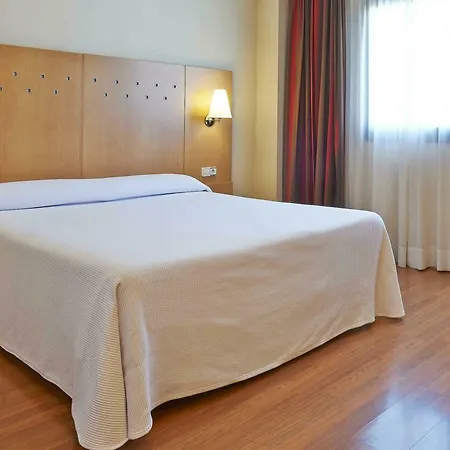 Hotell Catalonia La Maquinista 4*